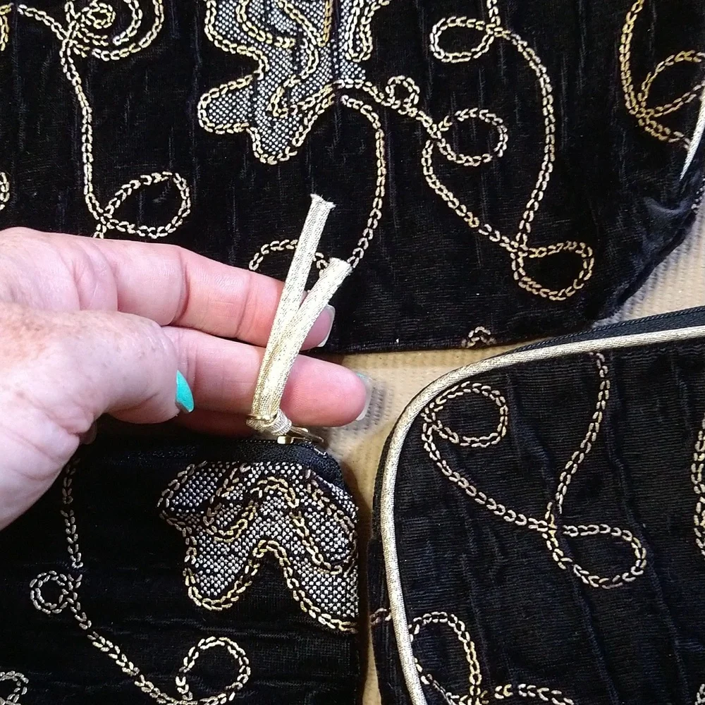 Bundle: VINTAGE Three Matching Makeup Bags